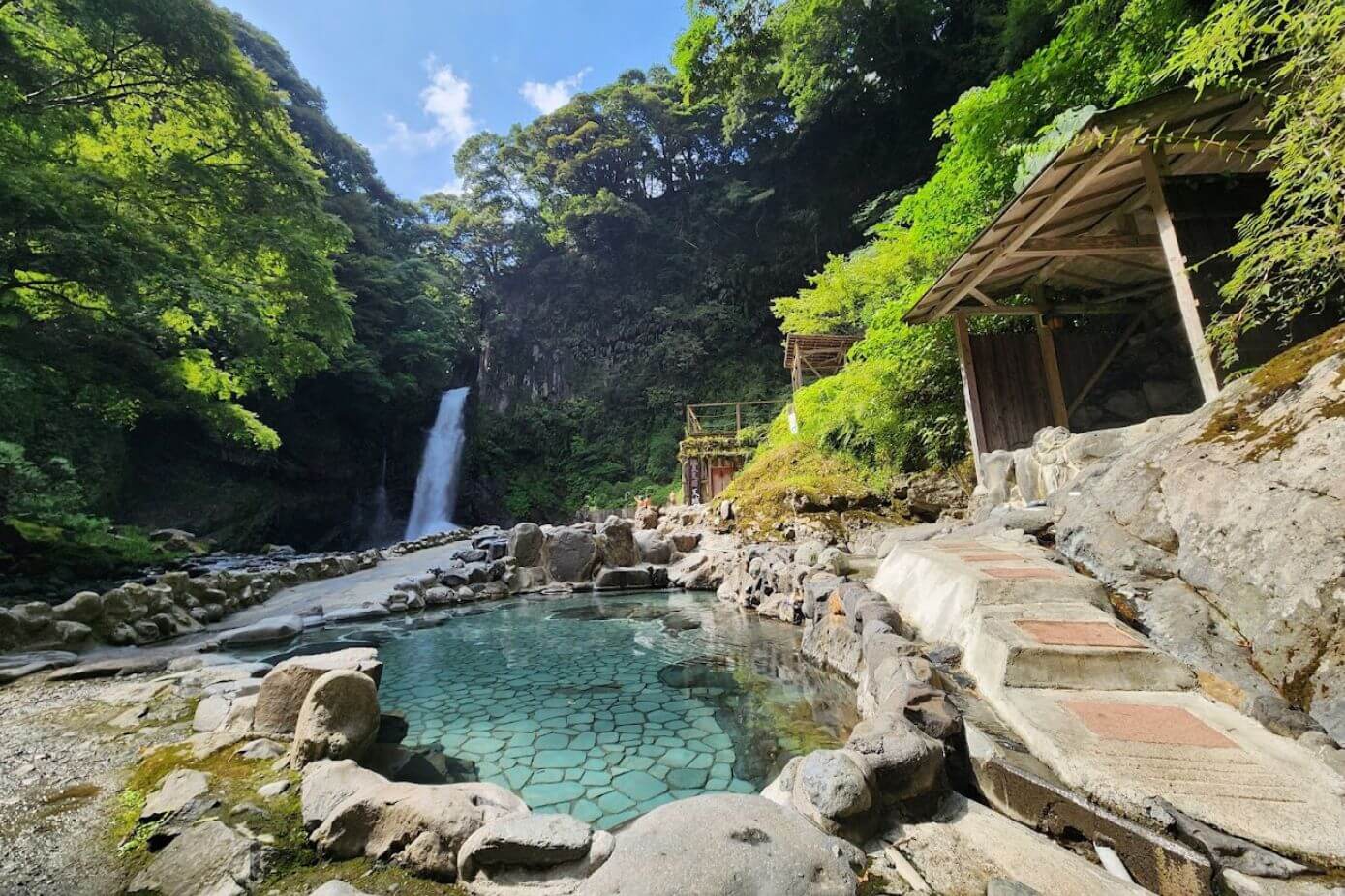 Picture of the main baths of Amagiso Onsen in Shizuoka, Chubu