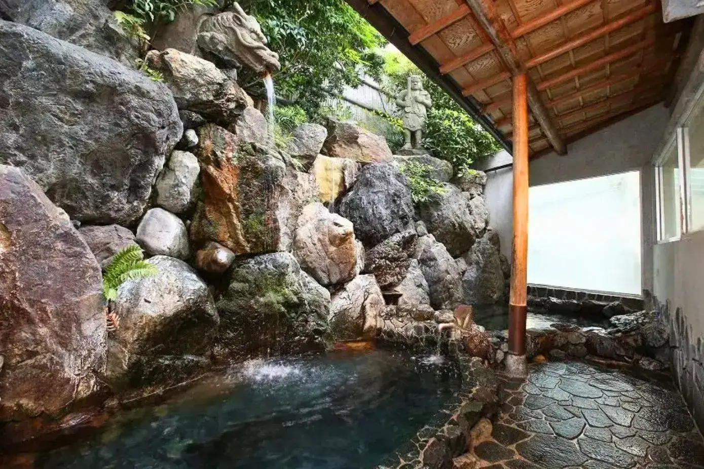 Picture of the main baths of Funaoka Onsen in Kyoto, Kansai
