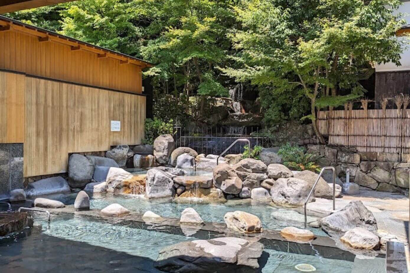 Picture of the main baths of Goshonoyu Onsen in Hyogo, Kansai