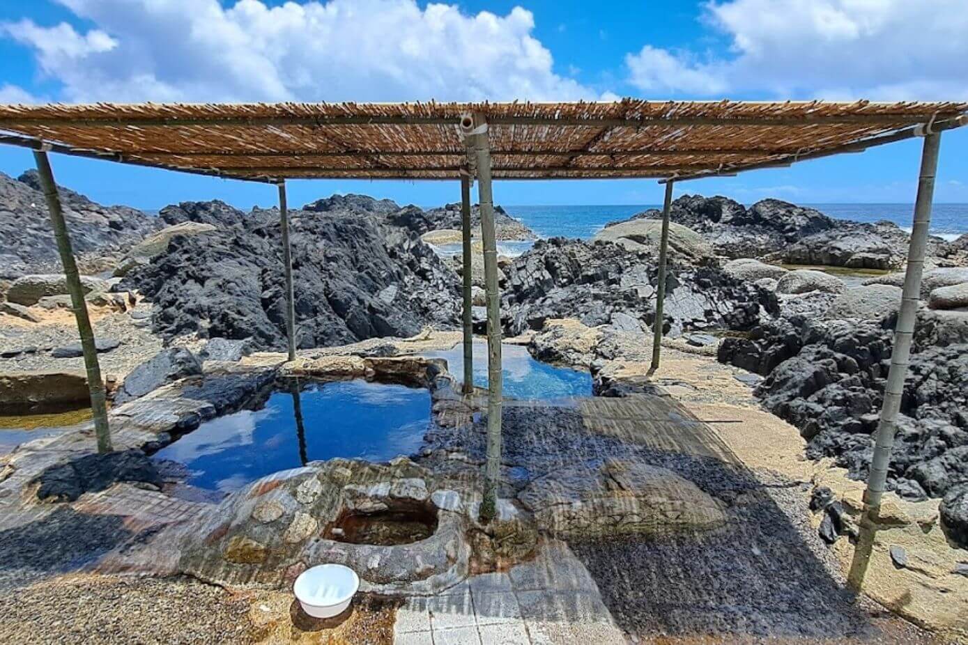 Picture of the main baths of Hirauchi Kaichu Onsen in Kagoshima, Kyushu