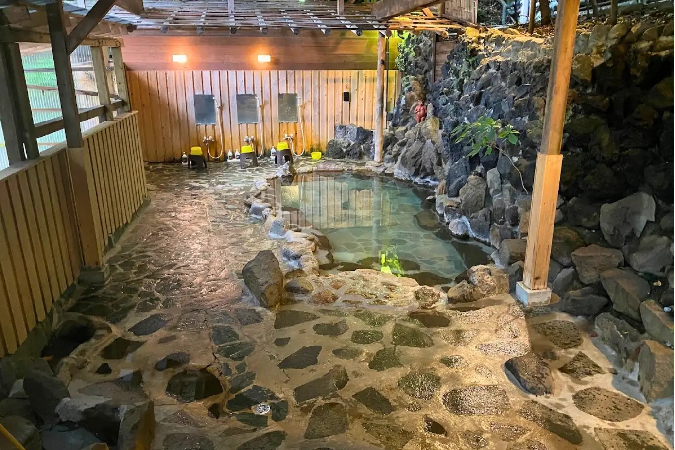 Picture of the main baths of Kappa Tengoku
in Kanagawa, Kanto