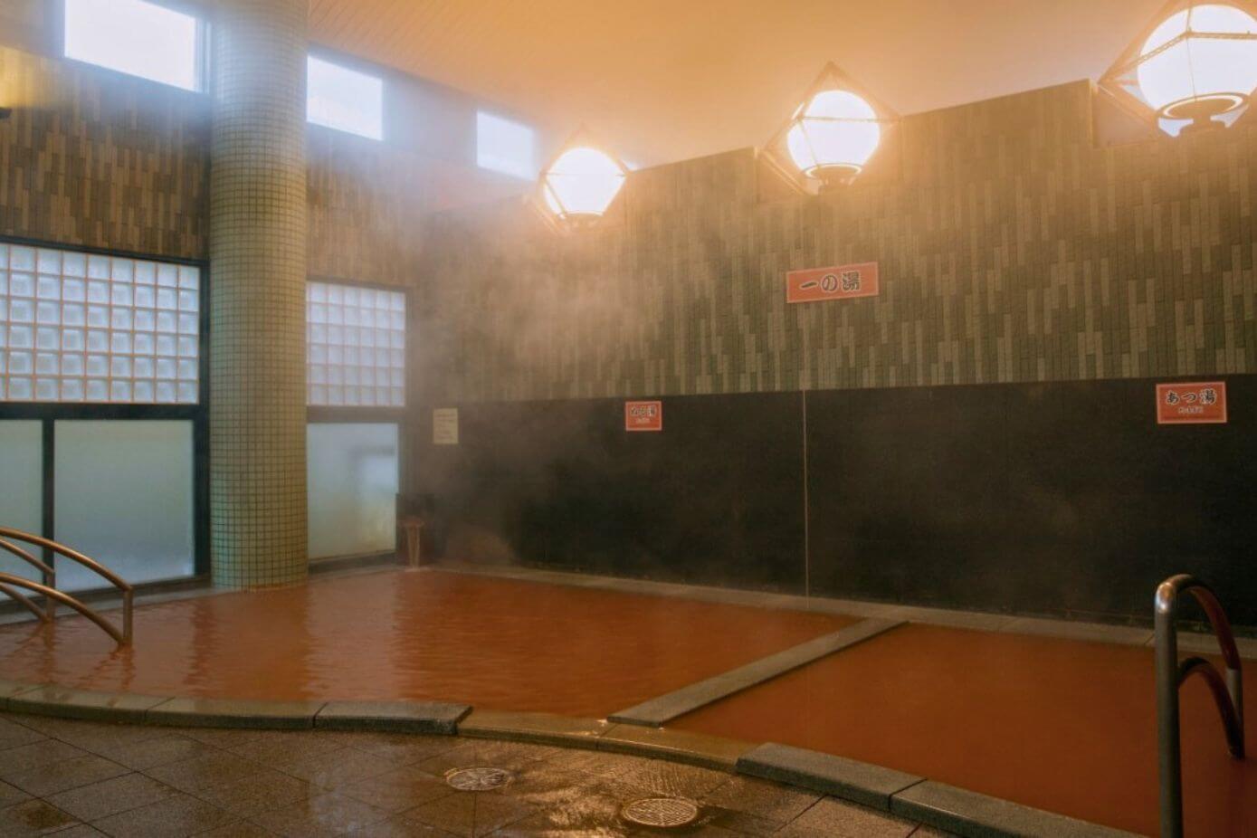 Picture of the main baths of Kin no Yu Onsen in Hyogo, Kansai